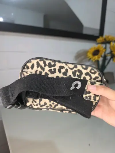 Riñonera con estampado animal print - miniatura 2