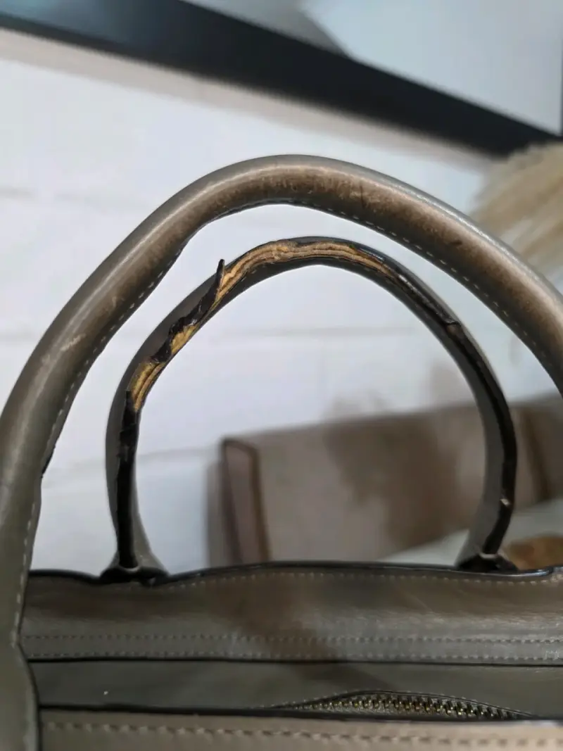 Bolso de cuero beige Coach con cierre metálico - 5