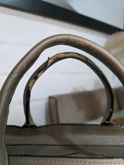 Bolso de cuero beige Coach con cierre metálico - miniatura 5
