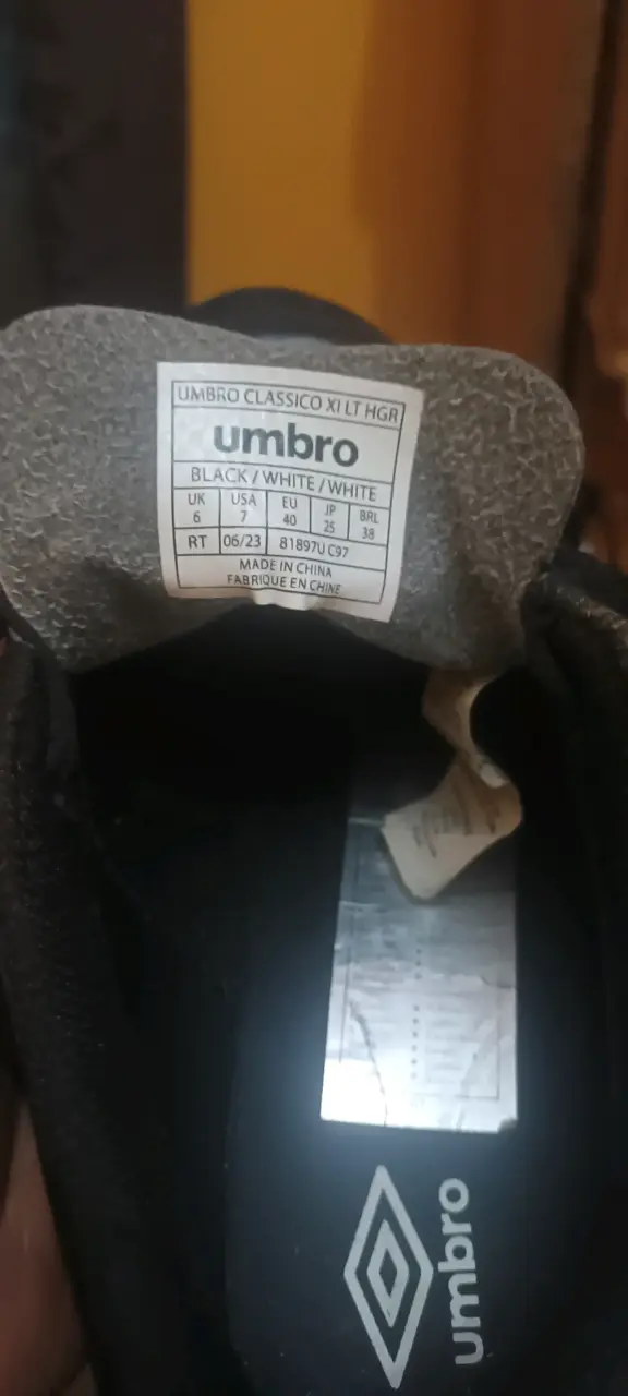 Zapatillas de fútbol Umbro Classico negras - 2