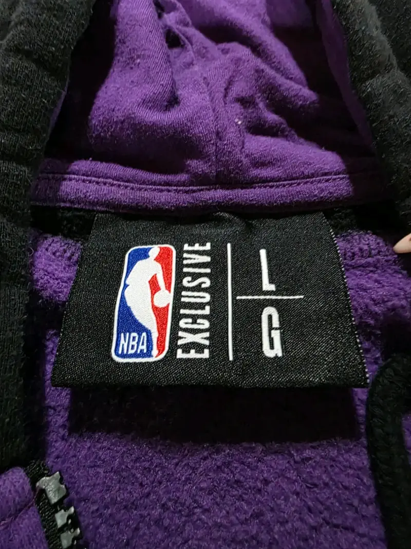 Polerón NBA Lakers morado y negro talla L - 2