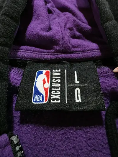 Polerón NBA Lakers morado y negro talla L - miniatura 2