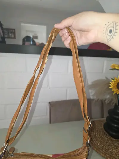 Bolso de hombro floral con correas ajustables - miniatura 2