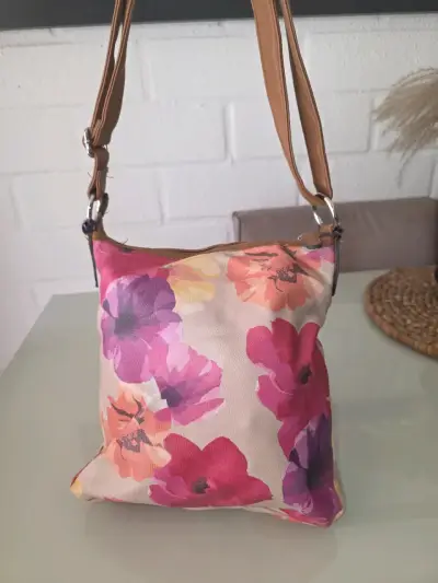 Bolso de hombro floral con correas ajustables - miniatura 3