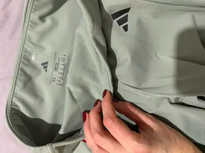 Leggings deportivos verdes Adidas para mujer - miniatura 2