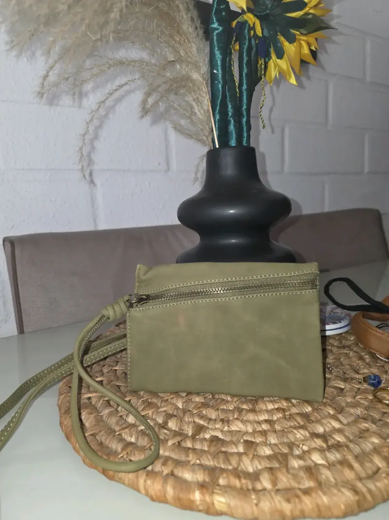 Cartera cruzada verde oliva con correa ajustable - 2
