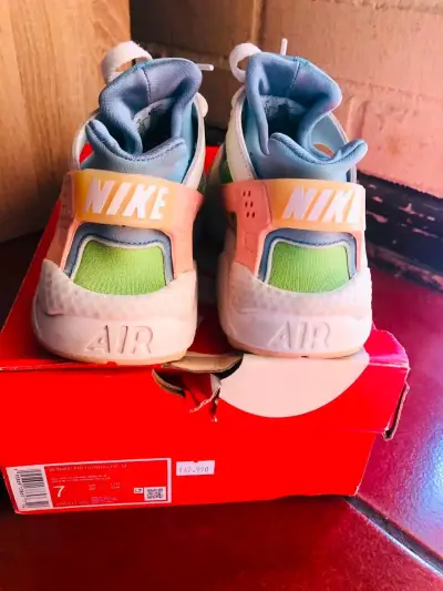 Zapatillas Nike Air Huarache SE multicolor talla 7 - miniatura 1