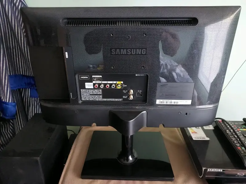 Monitor/Tv Samsung T22C300 con control remoto - 5
