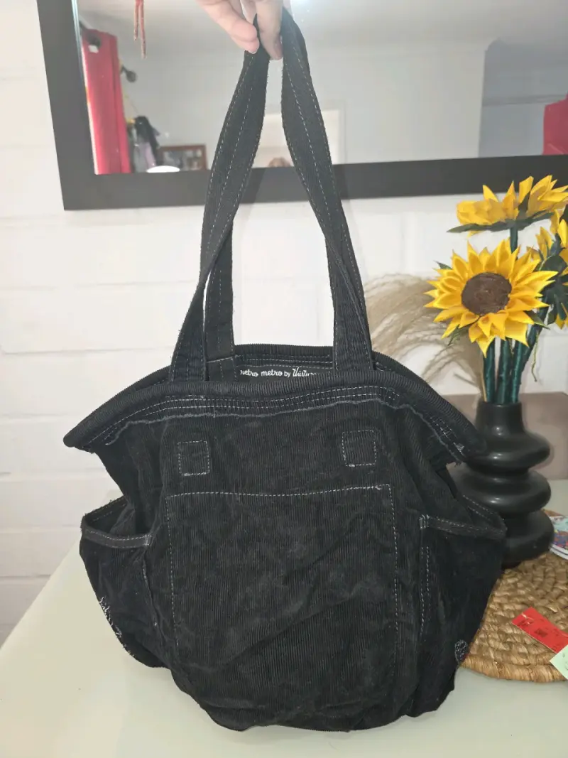 Bolso negro de tela con diseño 'Linda' - 2