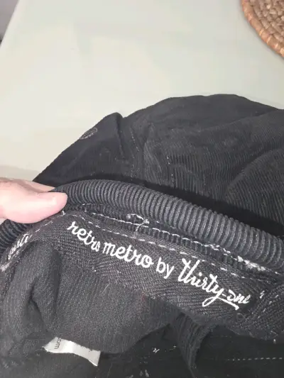 Bolso negro de tela con diseño 'Linda' - miniatura 3