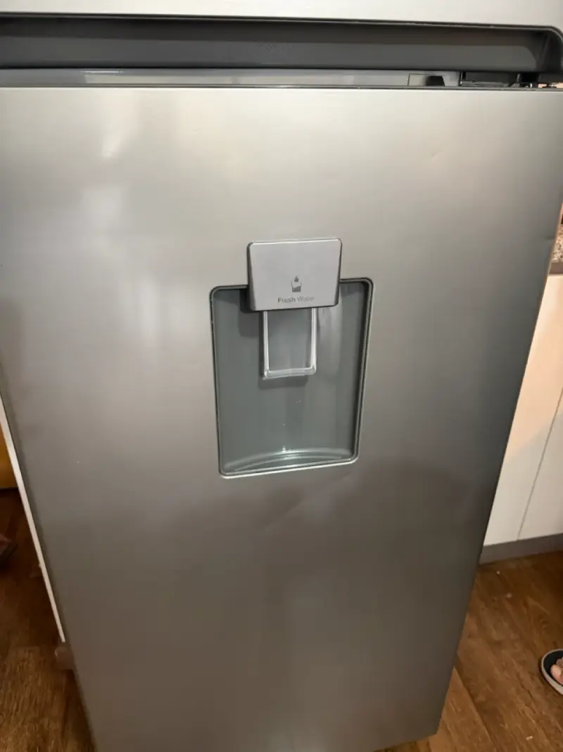 Refrigerador Daewoo con dispensador de agua - 2