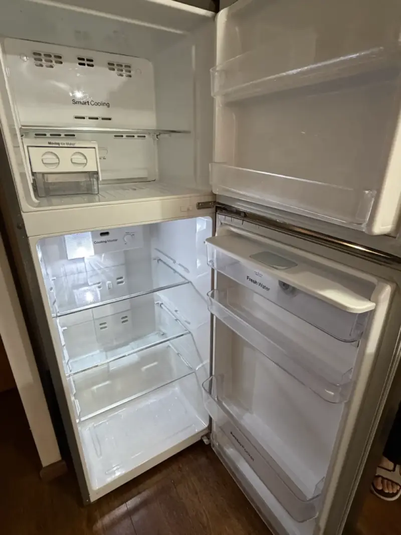 Refrigerador Daewoo con dispensador de agua - 3