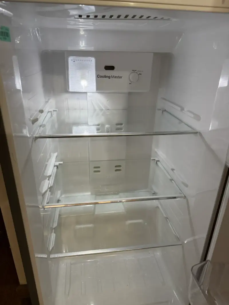 Refrigerador Daewoo con dispensador de agua - 5