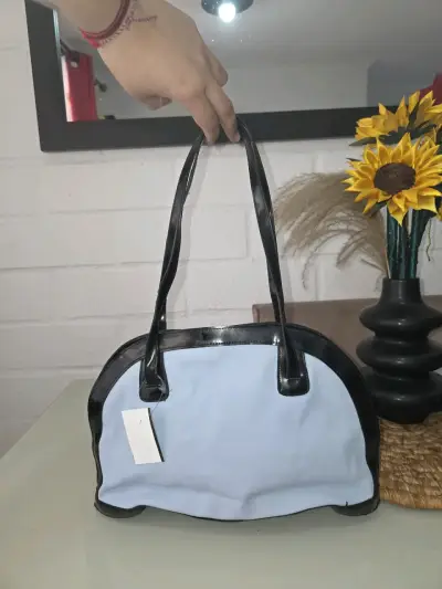 Bolso de mano bicolor con asas largas - miniatura 2