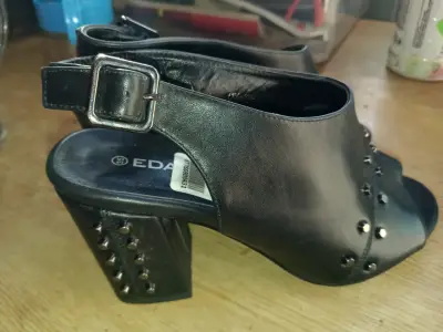 Sandalias de cuero negro con tacón Eda Manzini - miniatura 2