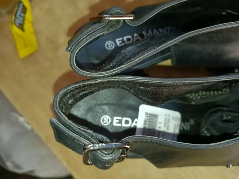 Sandalias de cuero negro con tacón Eda Manzini - 3