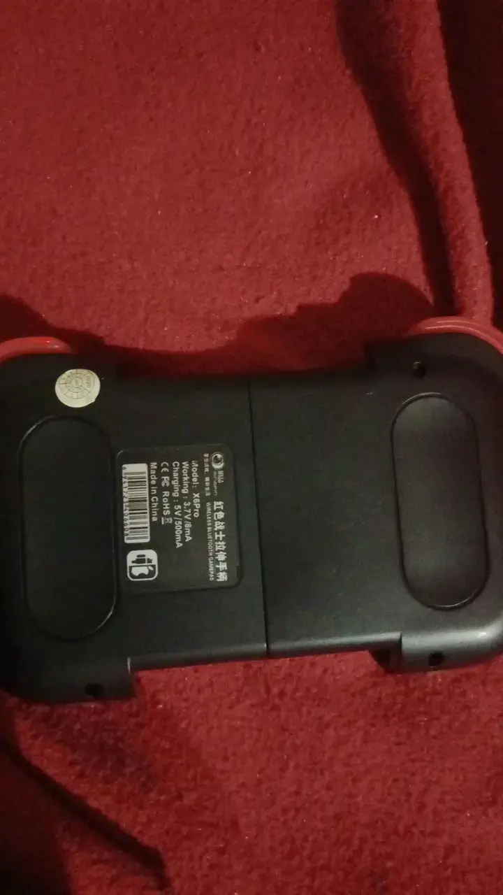 Control inalámbrico para smartphone rojo y negro - 2
