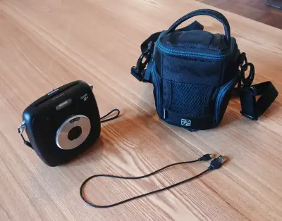 Cámara instantánea Fujifilm Instax SQ10 con estuche - miniatura 1