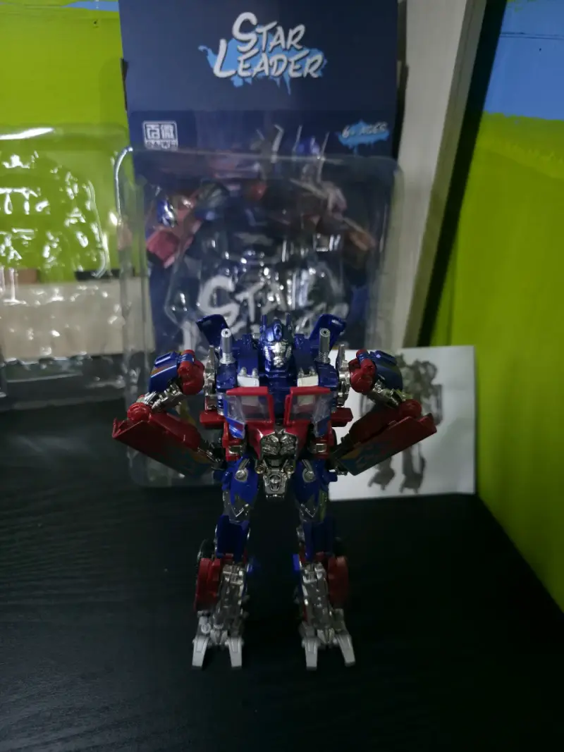 Figura de acción de Optimus Prime y Megatron - 3