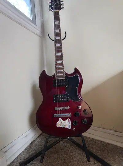 Combo Guitarra Eléctrica SG Freeman + Amplificador - miniatura 1