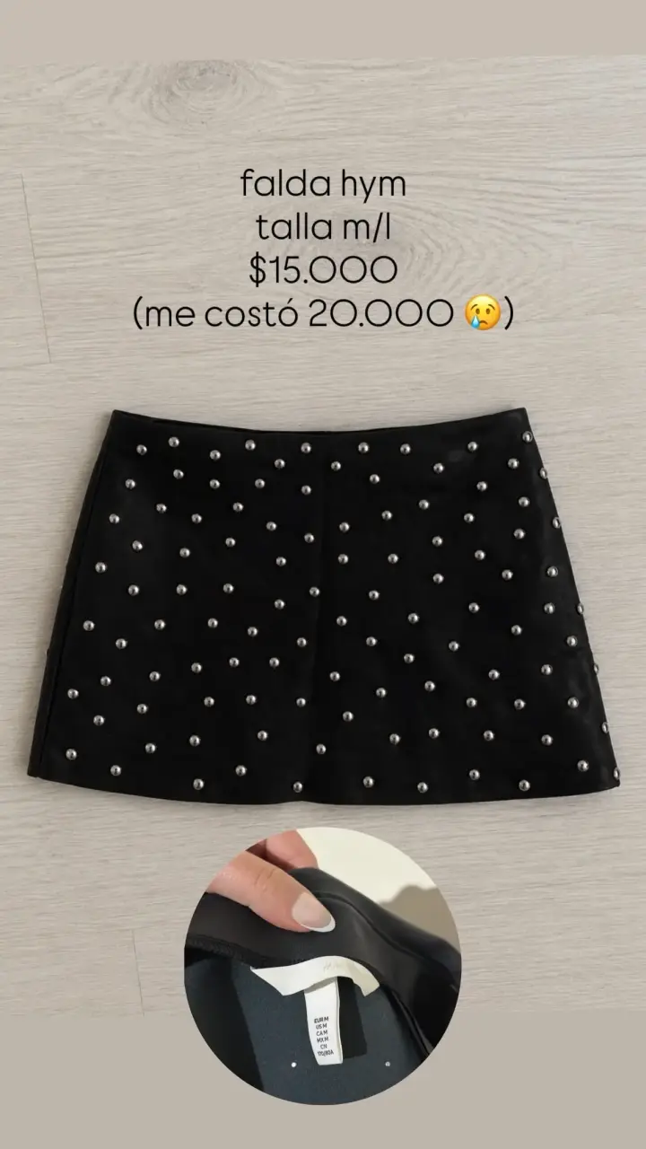 Falda negra con tachas H&M talla M/L
