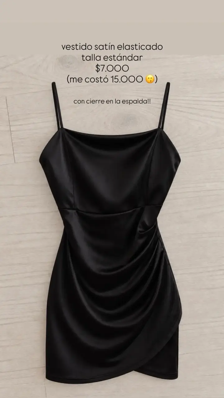 Vestido de satín negro con cierre trasero