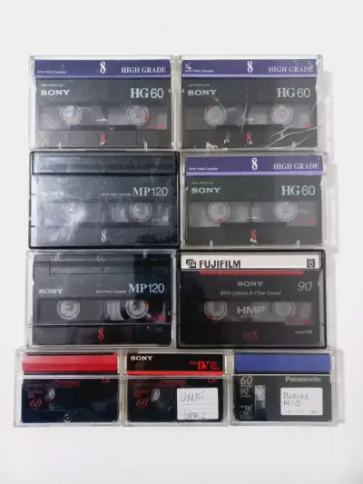 Lote de Cassettes de Video 8 y Mini Dv - miniatura 1