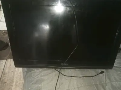 Televisor Samsung modelo LN32C360JXZS 32 pulgadas - miniatura 2
