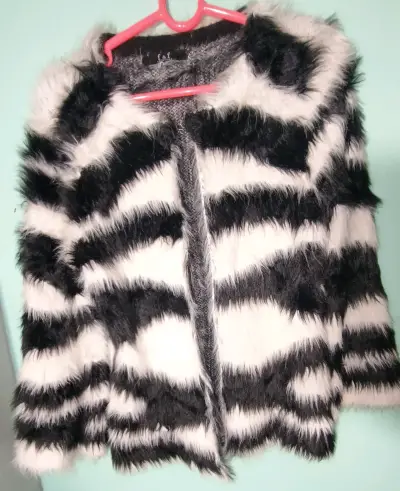 Chaqueta de piel sintética a rayas blanco y negro - miniatura 1