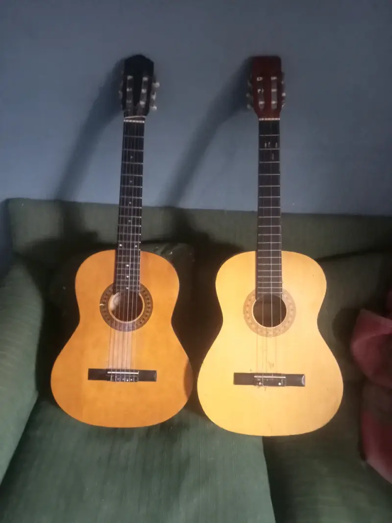 Guitarras acústicas clásicas en buen estado - 2