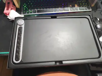 Tableta gráfica Huion con botones de acceso rápido - miniatura 1