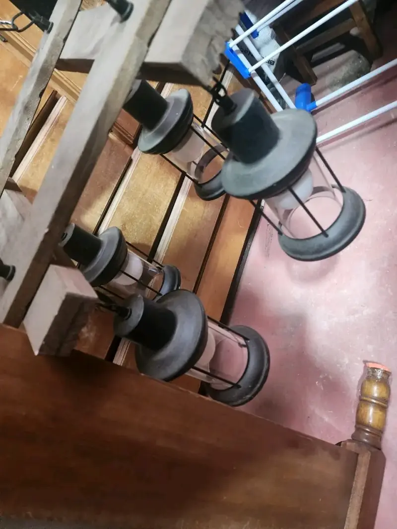 Lámpara colgante rústica de madera y metal - 1