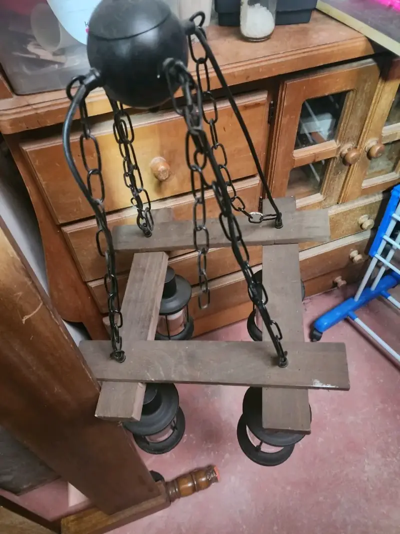 Lámpara colgante rústica de madera y metal - 2