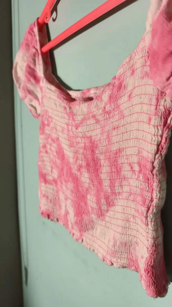 Top corto tie-dye rosa estilo bohemio - 3