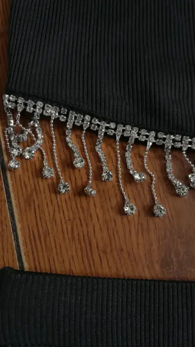 Conjunto de Top y Falda Negra con Flecos - miniatura 2