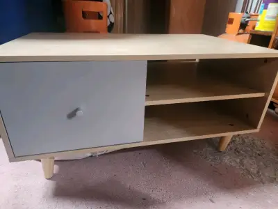 Mesa de centro con cajón y estantes - miniatura 1