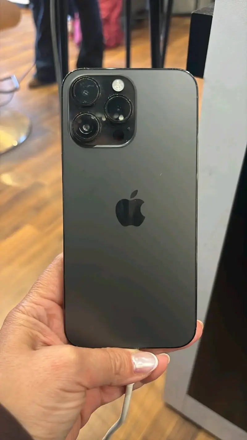 iPhone con pantalla dañada en venta - 1