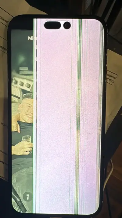 iPhone con pantalla dañada en venta - miniatura 2