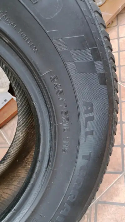 Neumático Mirage All Terrain 245/75R16 usado - miniatura 4