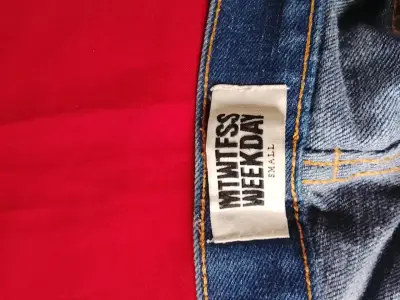 Shorts de mezclilla azul Weekday para mujer - miniatura 2