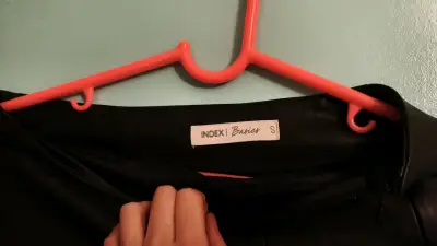 Falda negra de cuero sintético Index - miniatura 2