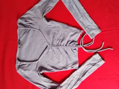 Top manga larga gris Zara con ajuste - miniatura 1