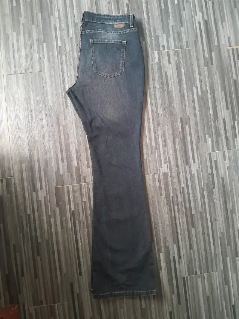Jeans acampanados negros Boden para mujer - 3