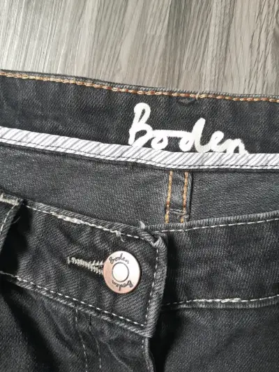 Jeans acampanados negros Boden para mujer - miniatura 4