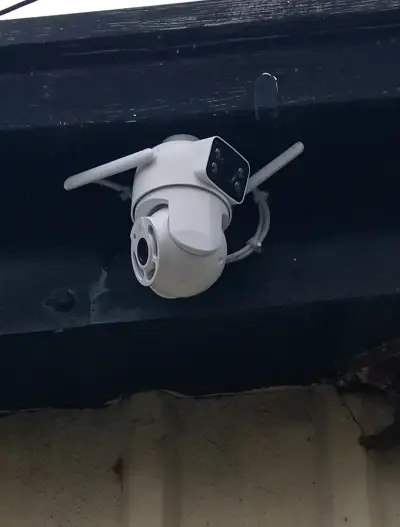 Cámara de seguridad IP con instalación - miniatura 2