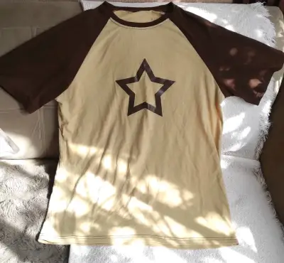 Polera beige con estrella - miniatura 1