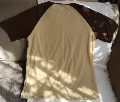 Polera beige con estrella - miniatura 2