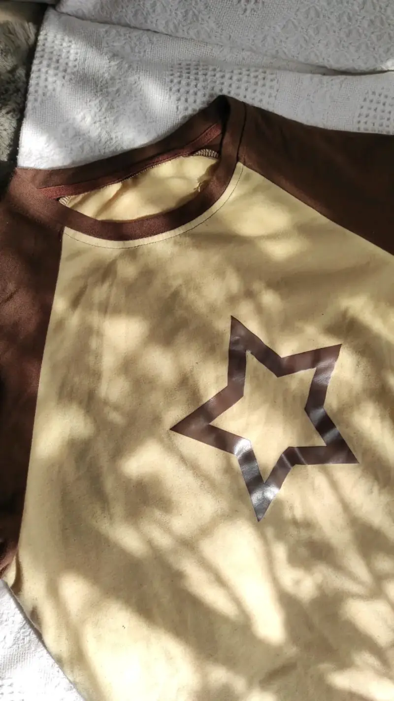 Polera beige con estrella - 3