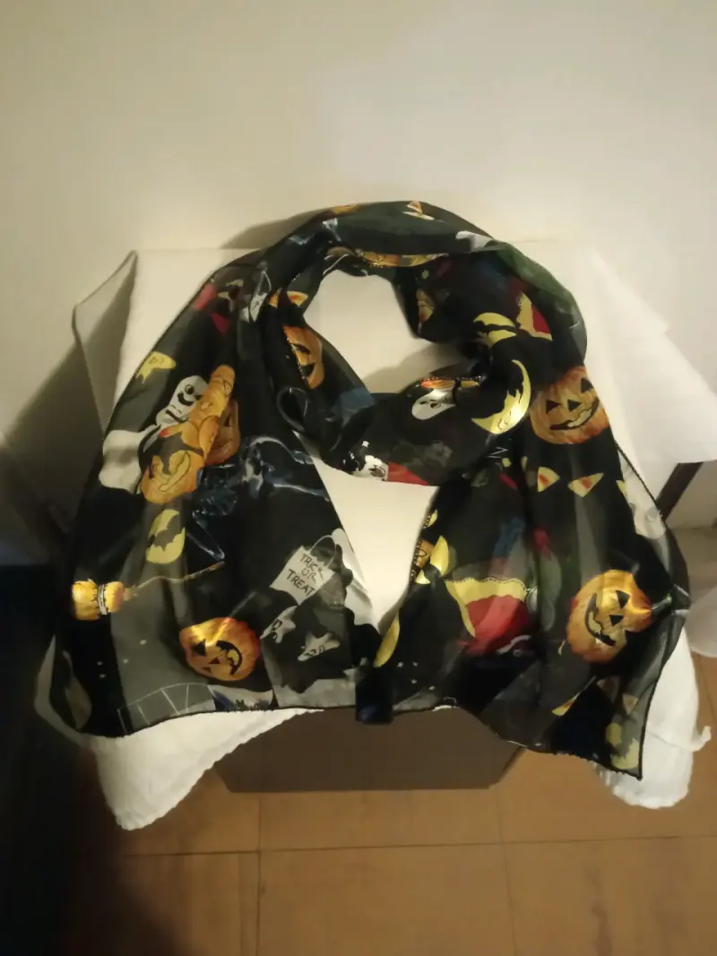 Bufanda de Halloween con diseño de calabazas y fantasmas - 3