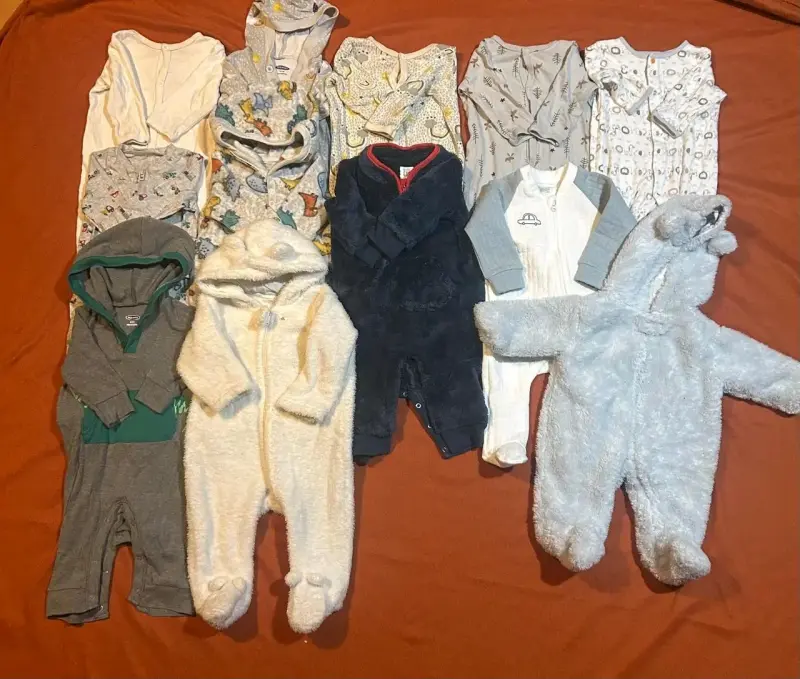 Lote de pijamas y enteritos para bebé